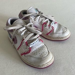 Nike low top trainers Jordan’s